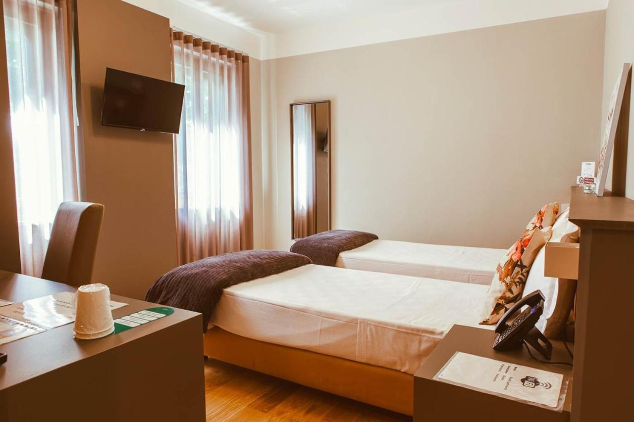Hotel Patriarchi อากวีเลยา ภายนอก รูปภาพ