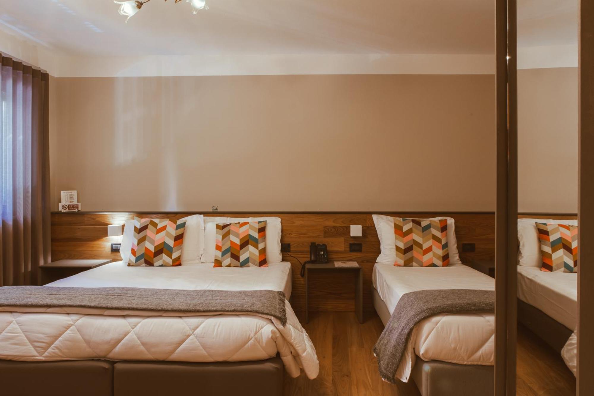 Hotel Patriarchi อากวีเลยา ภายนอก รูปภาพ